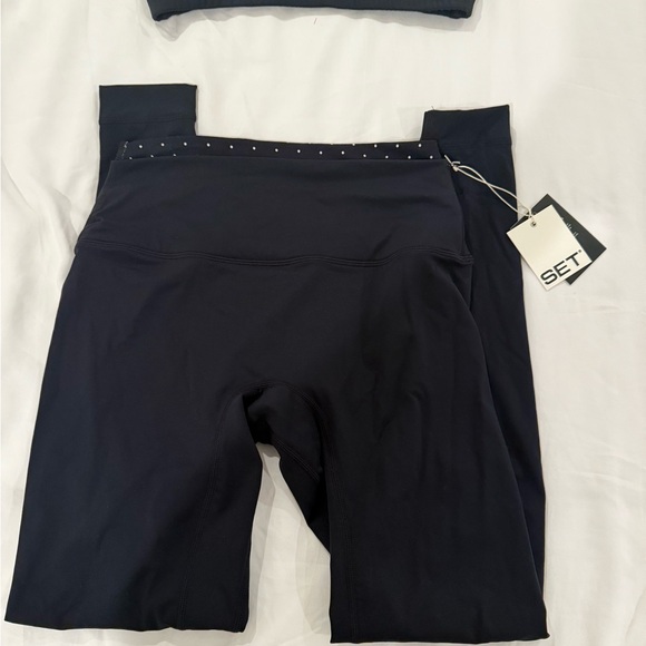 SET Active Dalmatian Polka Dot Set - Picture 6 of 9